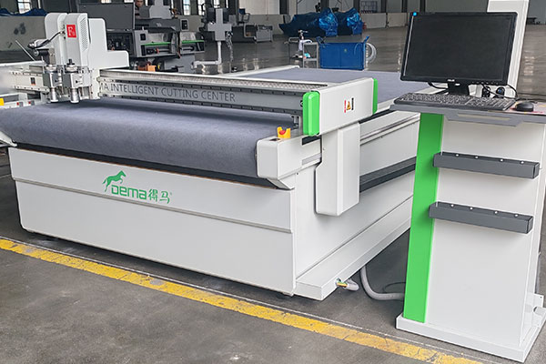 得馬高速裁切機(jī)F11-1625